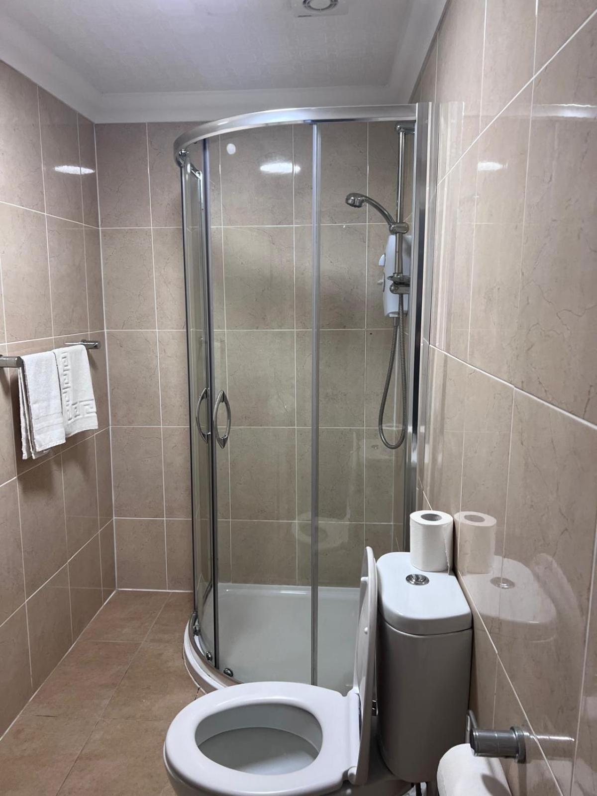 אינברנס The Waverley Guest House מראה חיצוני תמונה