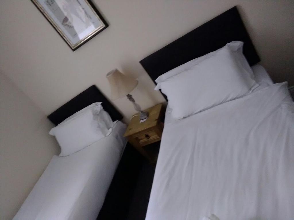 אינברנס The Waverley Guest House מראה חיצוני תמונה