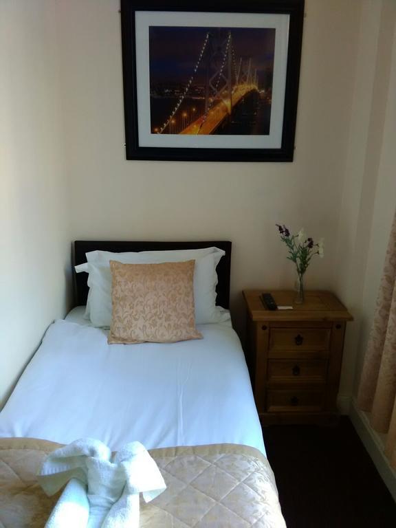 אינברנס The Waverley Guest House מראה חיצוני תמונה